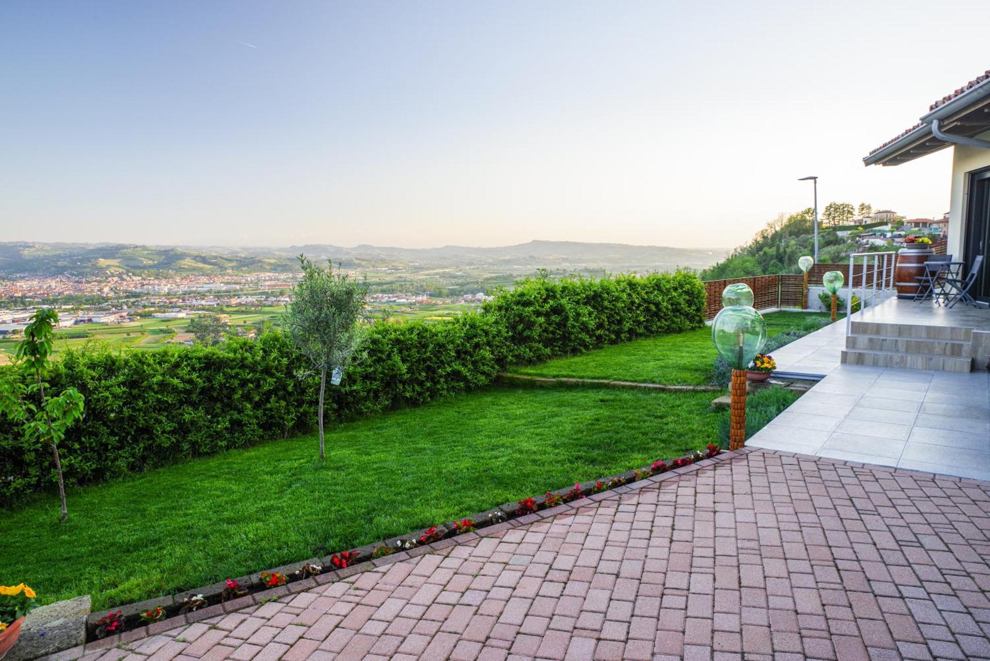 Vista Langhe - Cerratohouses Guarene Εξωτερικό φωτογραφία