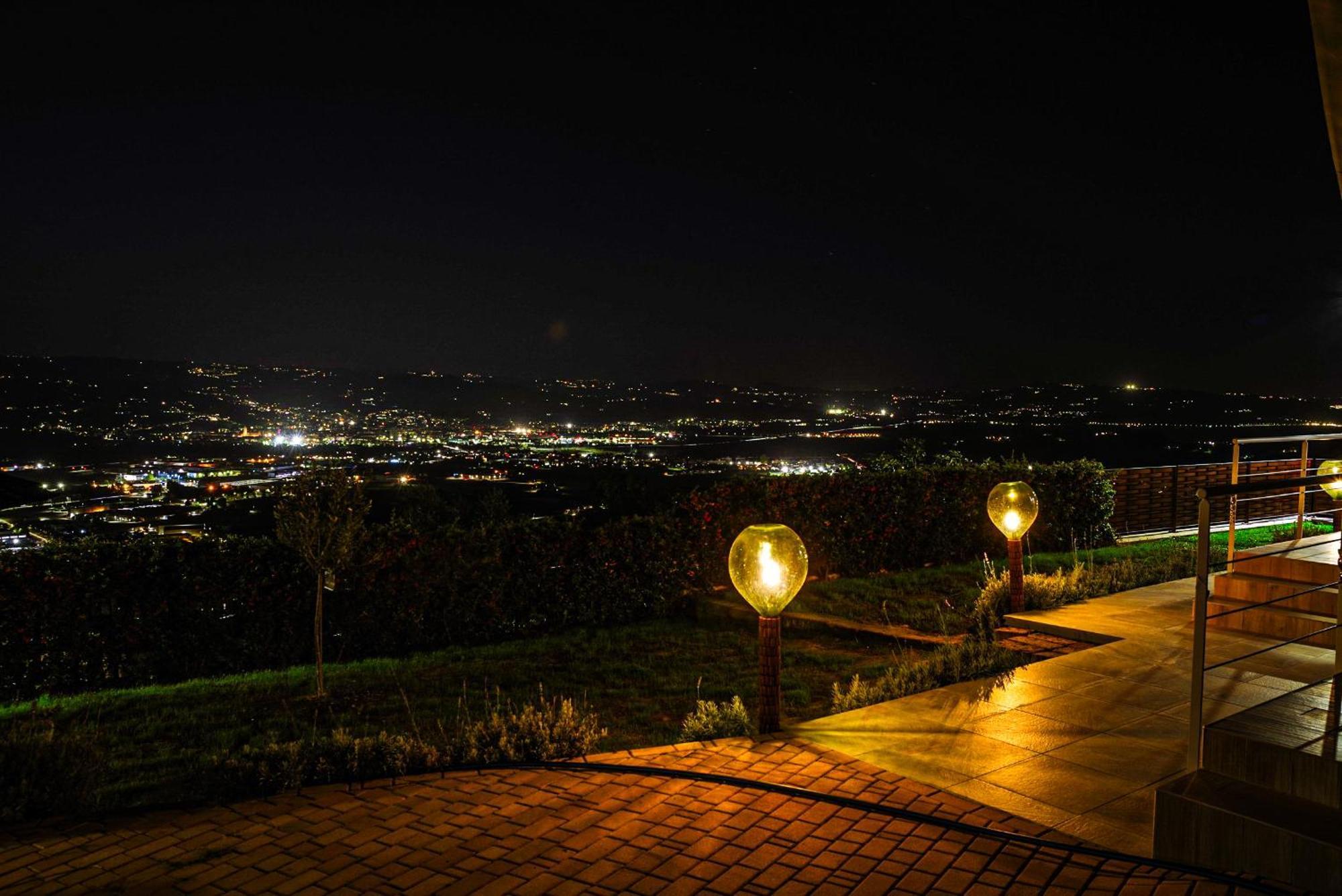 Vista Langhe - Cerratohouses Guarene Εξωτερικό φωτογραφία